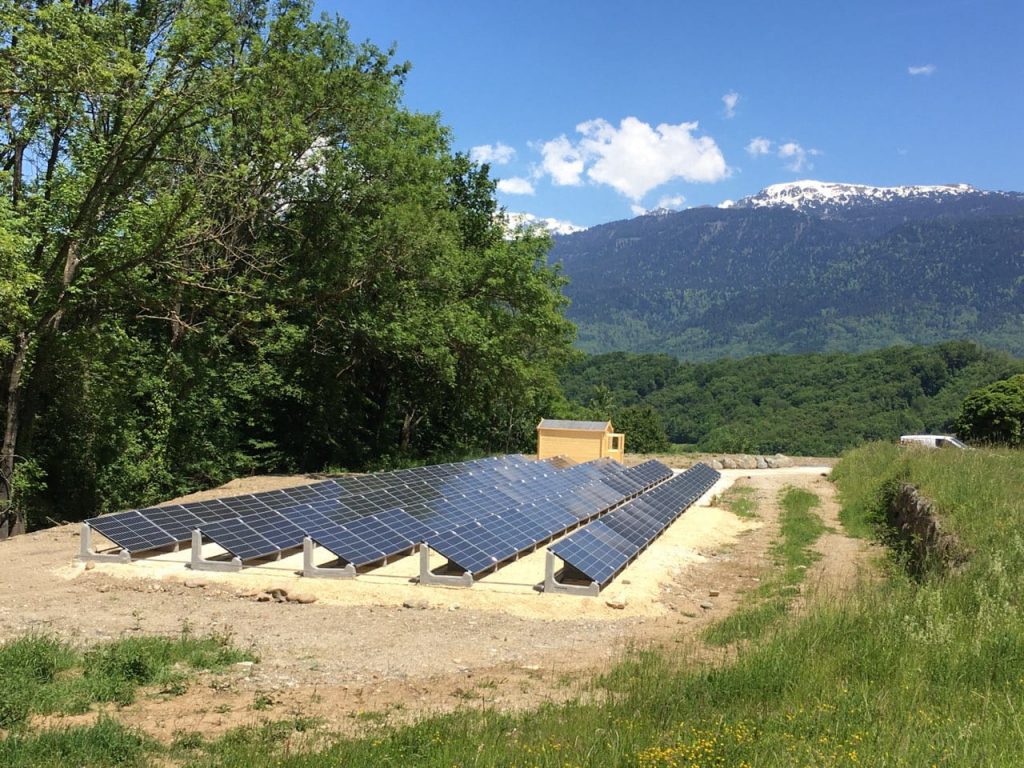 installation solaire à la montagne